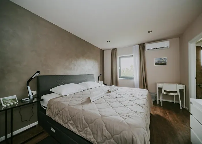 וילה Laurus בוג'ה